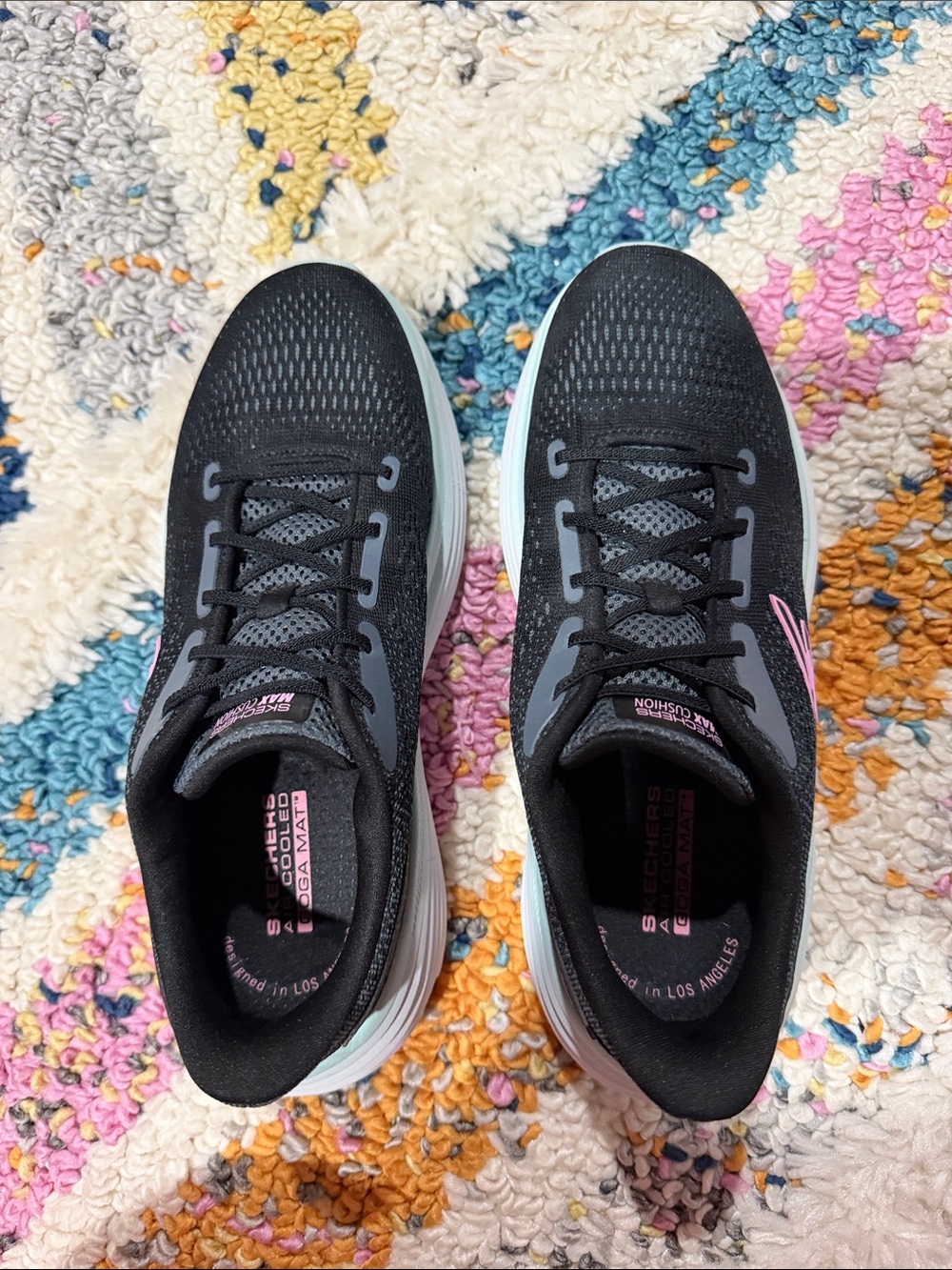 Skechers Max Cushion